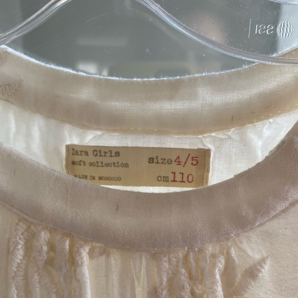 Elegant and beautiful Zara embroidered girls dress in cream tone - Picture 5 of 5